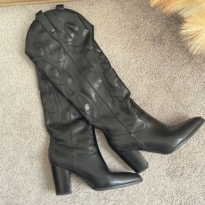 Extra tall black cowboy boots (to the knee if 5/3)